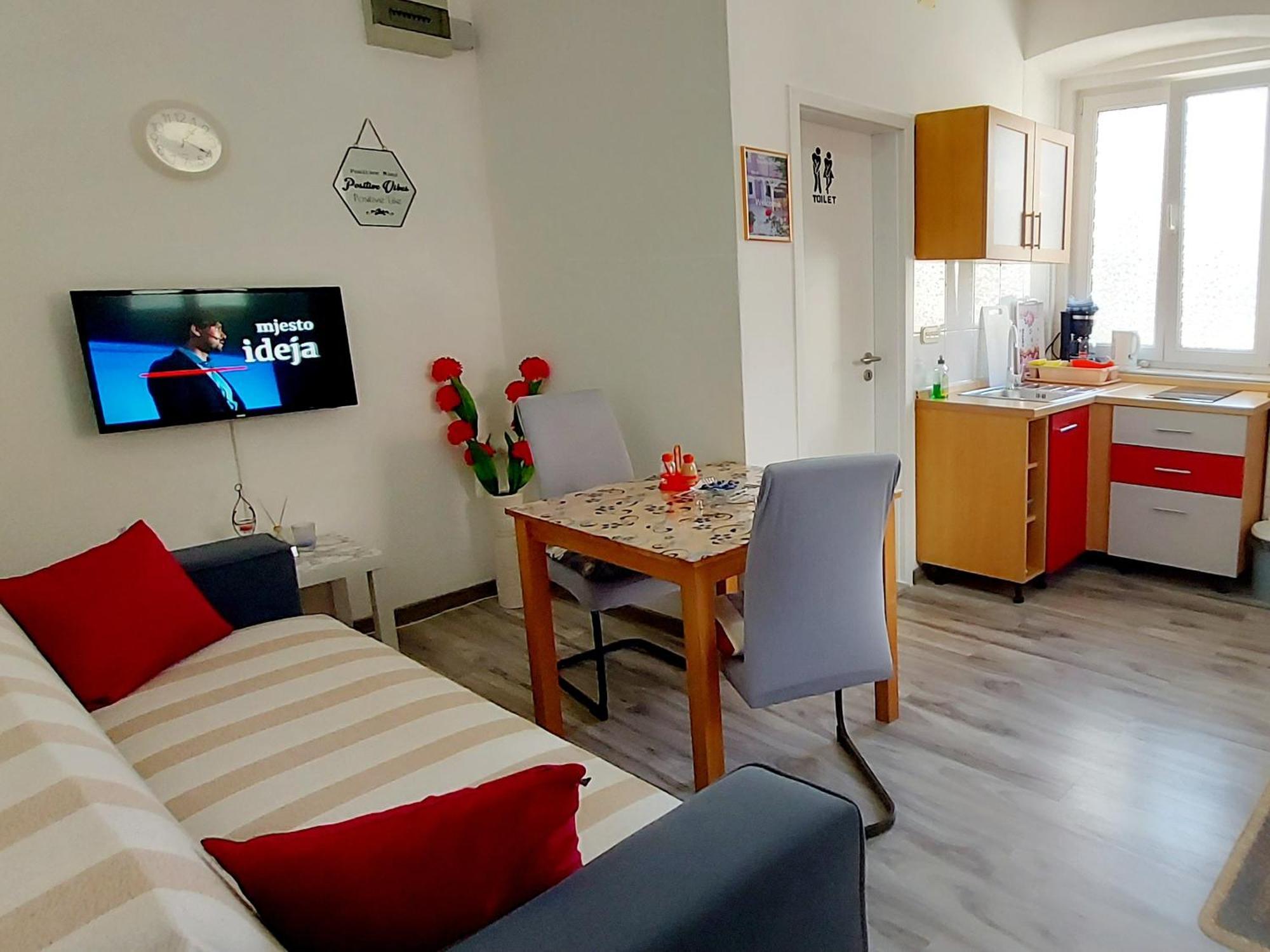 Ema & Sea Apartment'S Pula Ngoại thất bức ảnh