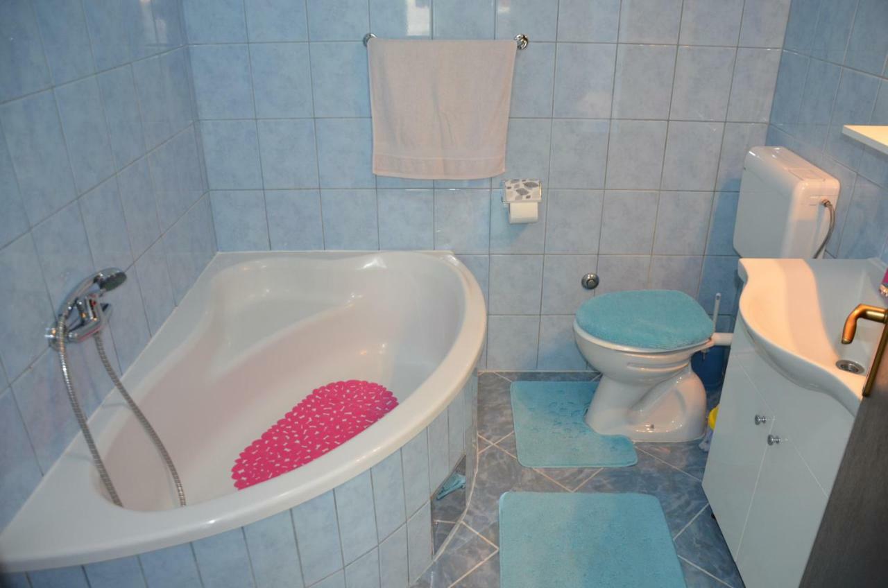 Ema & Sea Apartment'S Pula Ngoại thất bức ảnh